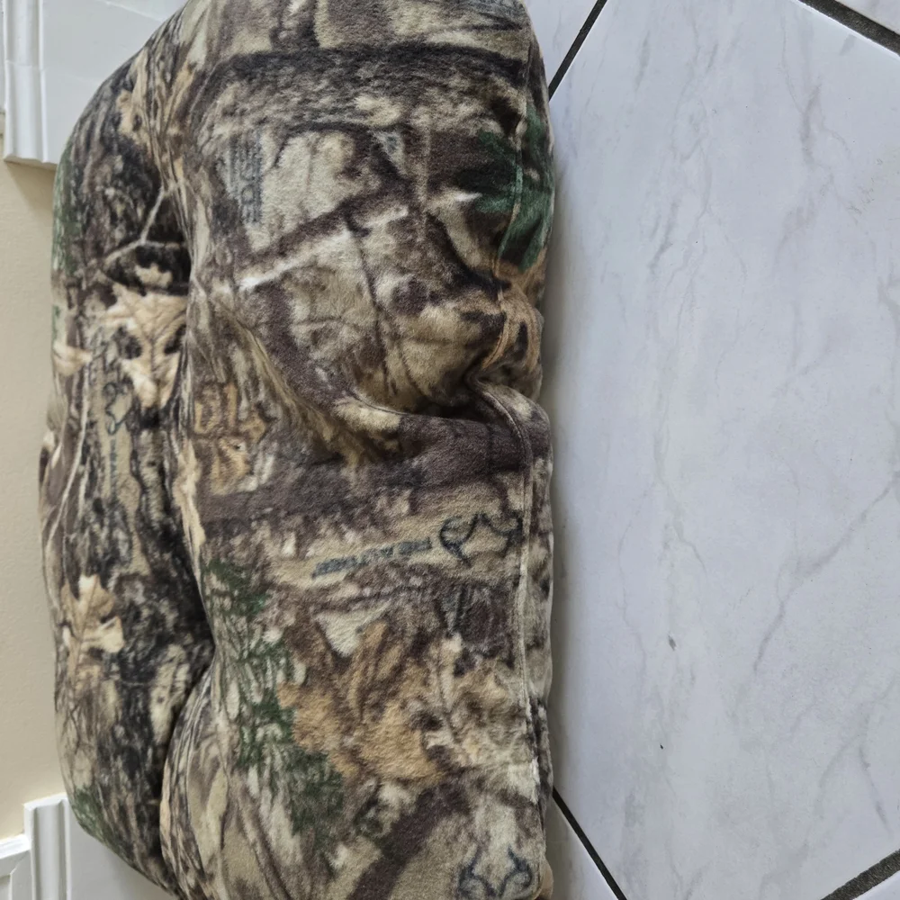 Camouflage Pet Bed New Large 33x28 Inches 2 Available